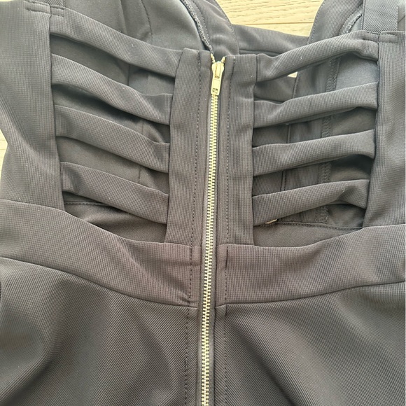 Black Dress - Picture 5 of 9